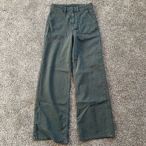 American Eagle High Rise Cargo Pants Drape